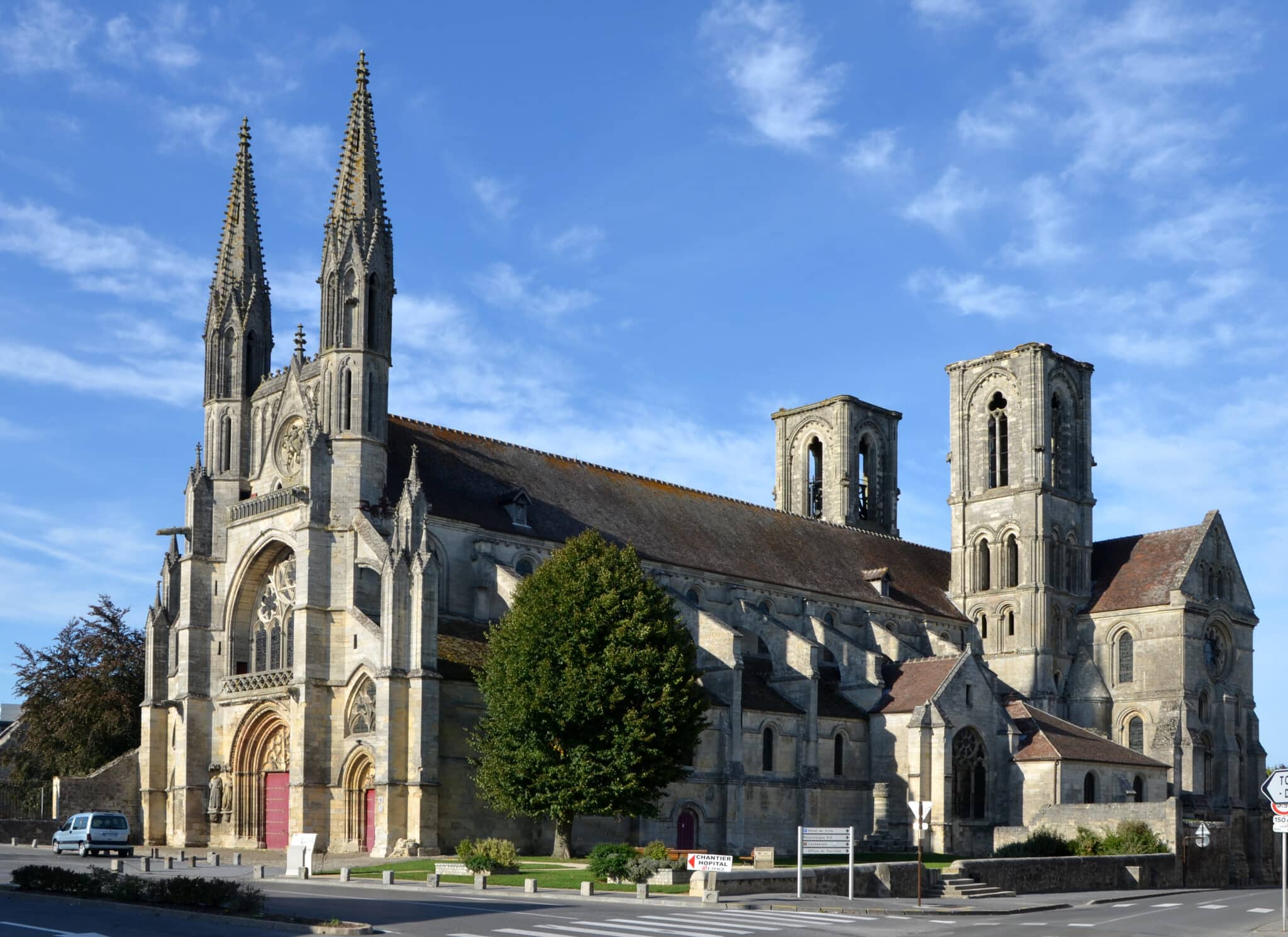 Vue de l'église Saint-Martin, Laon