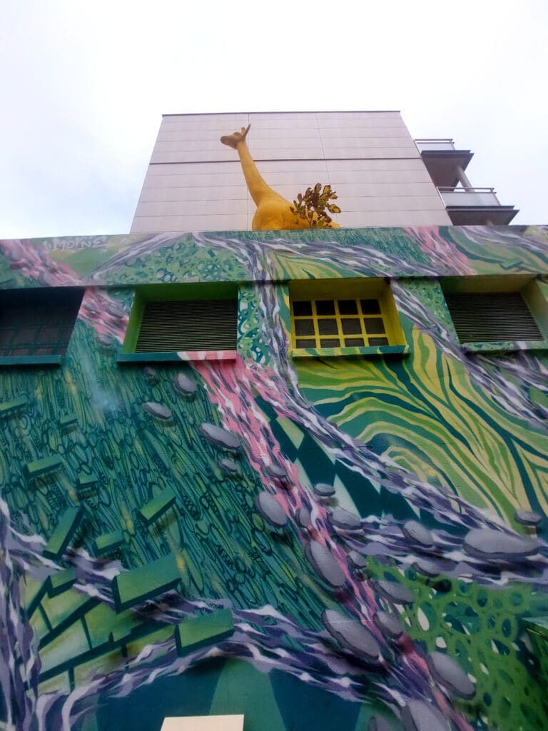 Graffiti street art girafe