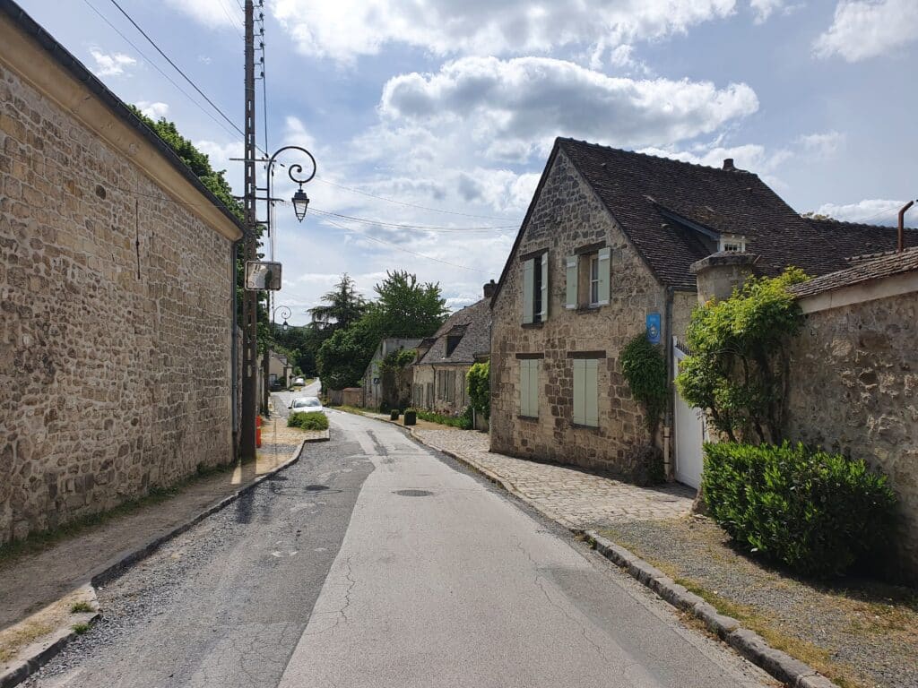 Rue-des-écoles-Belle-Eglise