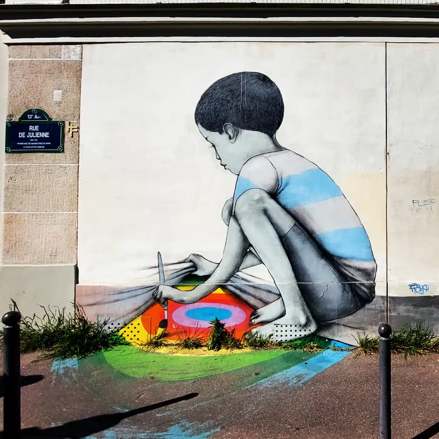 Graffiti garçon, street art, Paris
