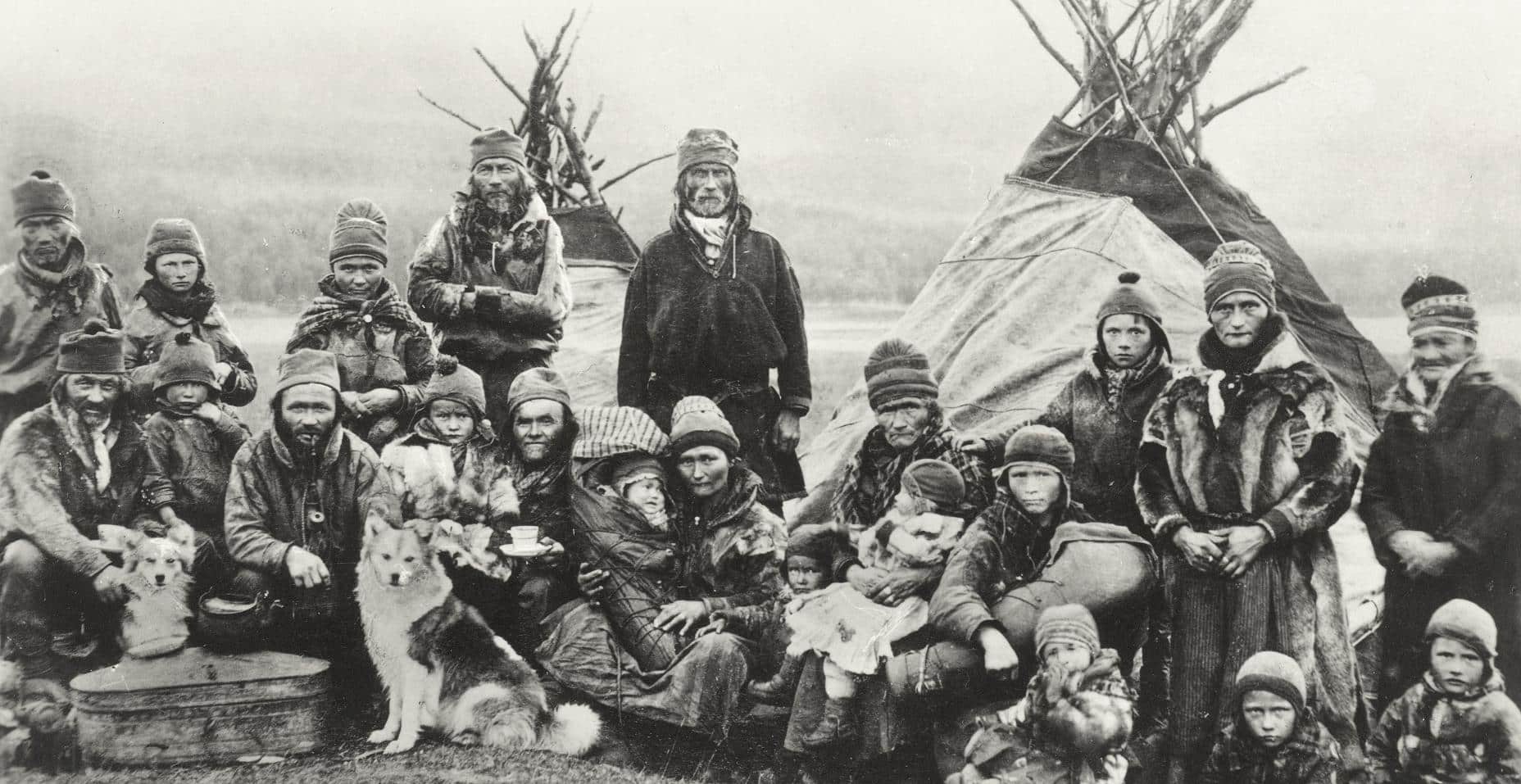 Photographie de Sami nomades prise entre 1900 et 1920