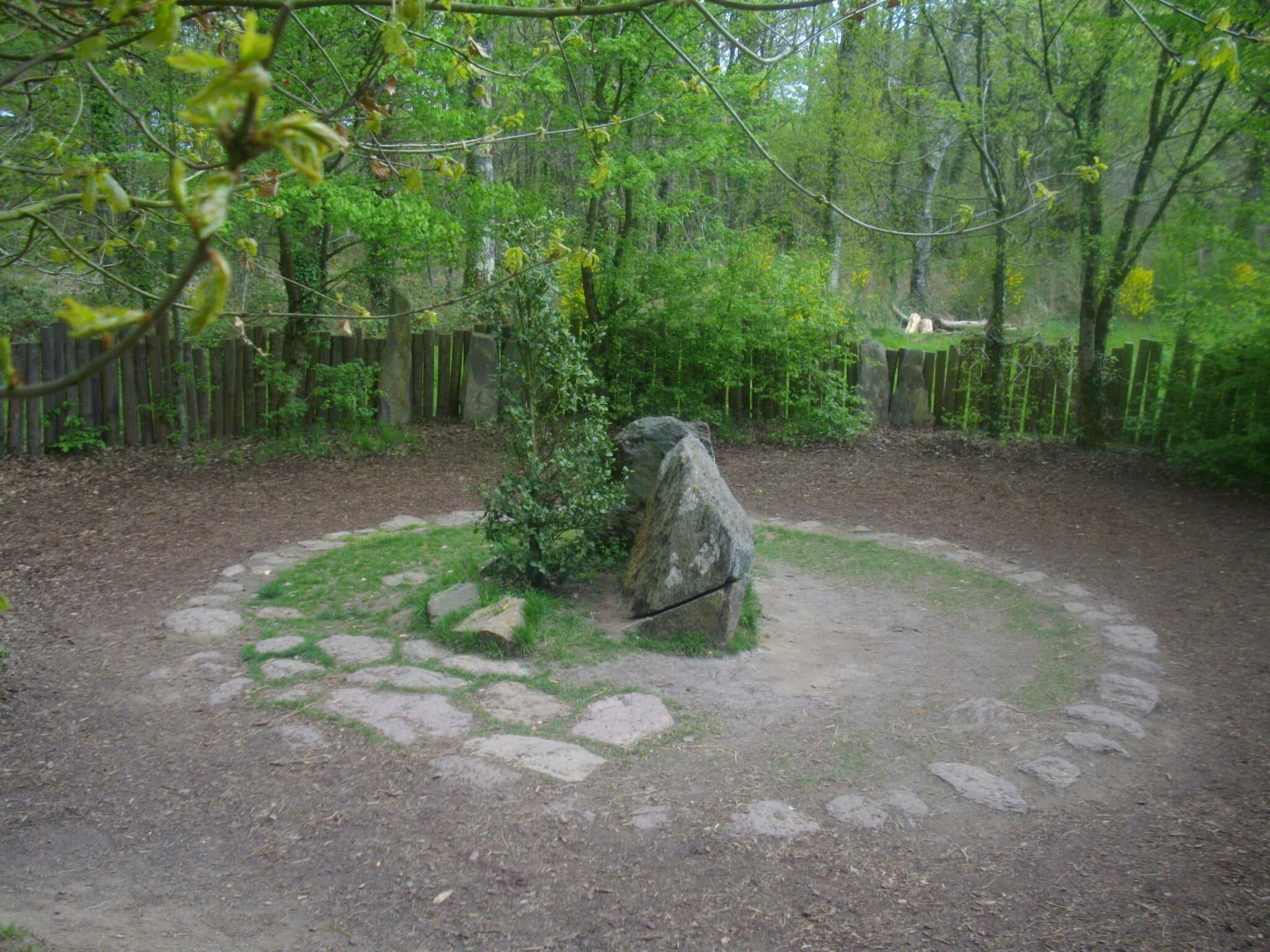 Tombeau de Merlin, forêt de Brocéliande, Bretagne