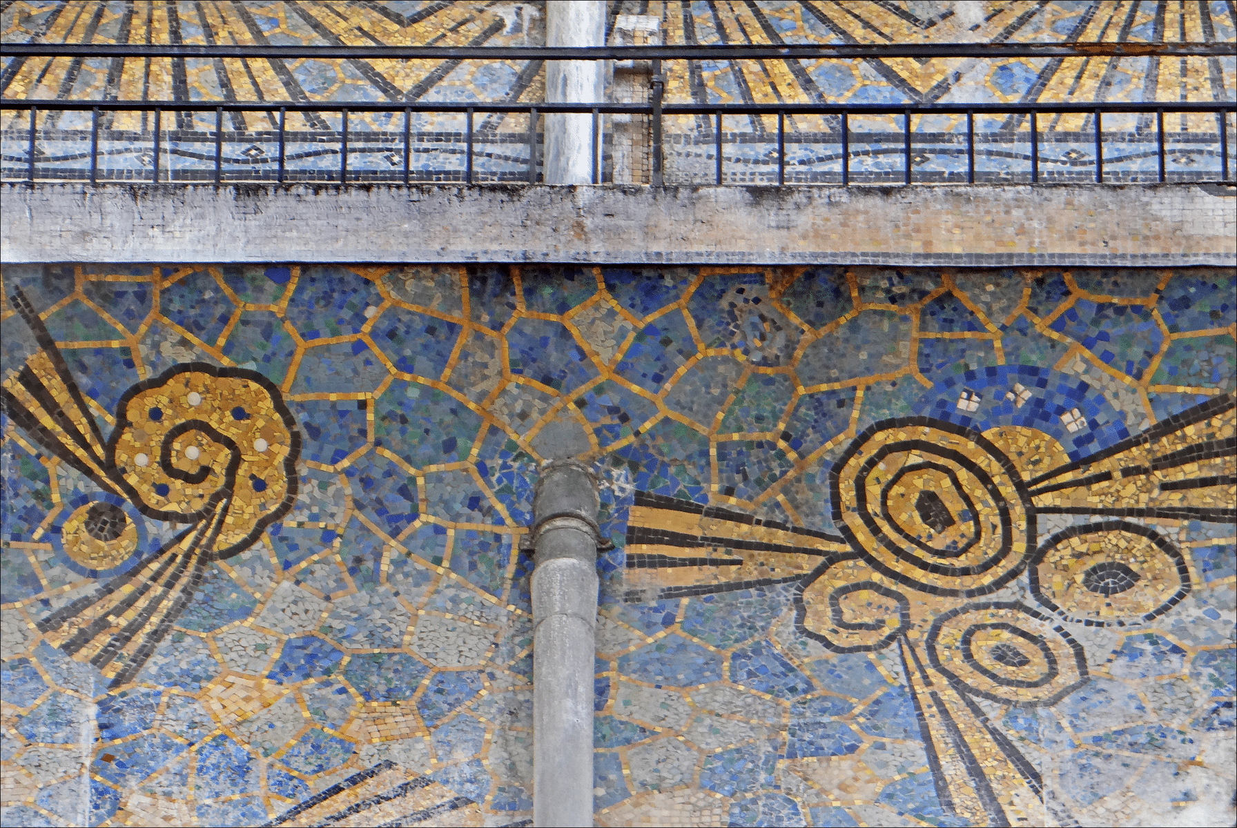 Mosaïque Odorico, exemple de la Maison bleue d'Angers