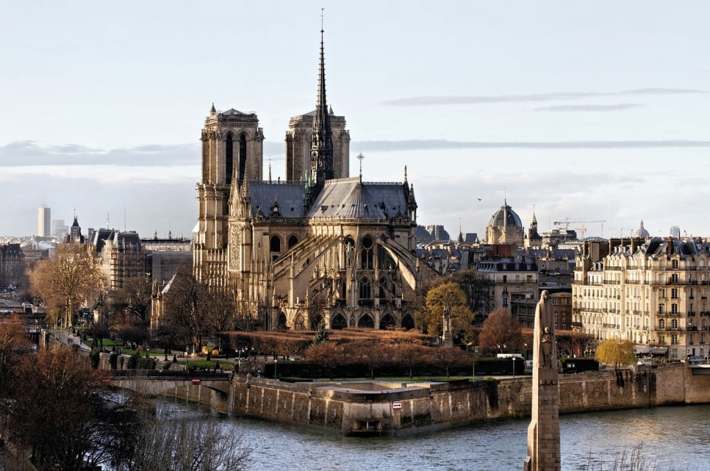 La-Cathédrale-Notre-Dame-de-Paris